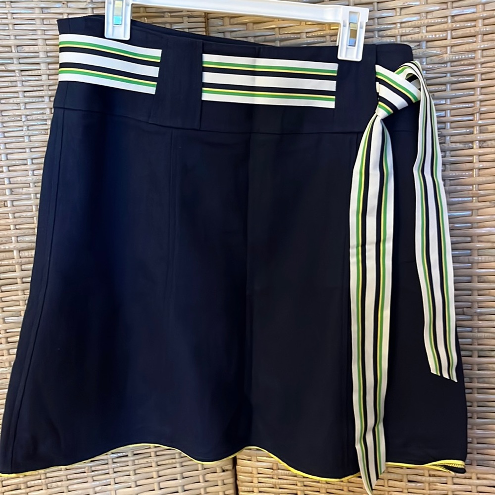 Lilly Pulitzer 💚💙💛skirt size 14, with ribbon and yellow piping. NWT, NWB
